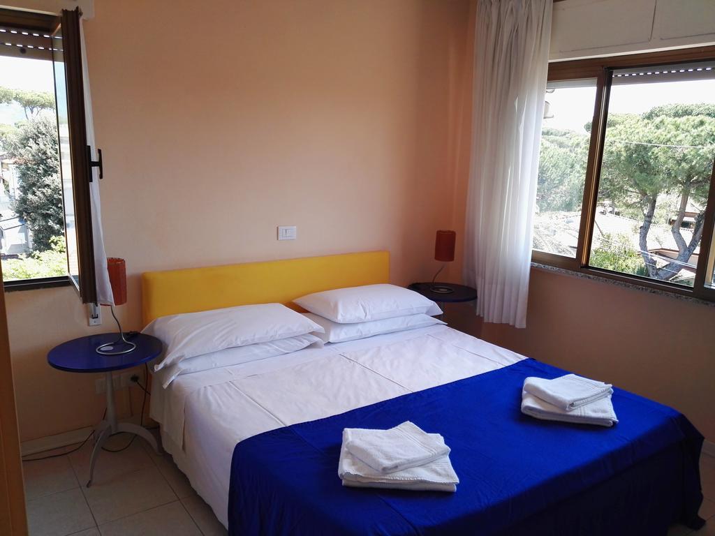 Small Double Room,405265536:JPEG